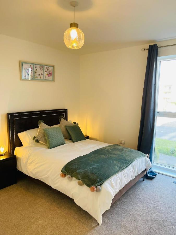 Deluxe 2-Bedroom Home Away Erith Екстериор снимка
