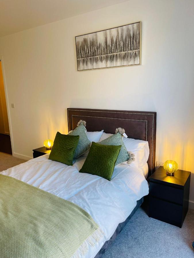 Deluxe 2-Bedroom Home Away Erith Екстериор снимка
