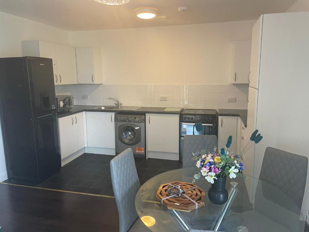 Deluxe 2-Bedroom Home Away Erith Екстериор снимка